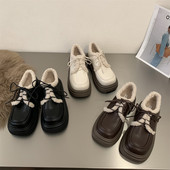 Γυναικεία παπούτσια με κορδόνια και φόδρα