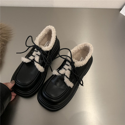 Γυναικεία παπούτσια με κορδόνια και φόδρα