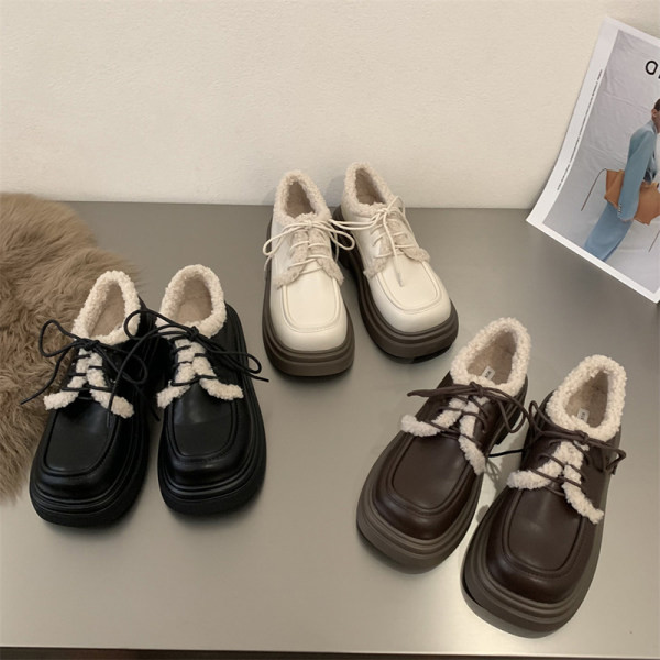 Γυναικεία παπούτσια με κορδόνια και φόδρα