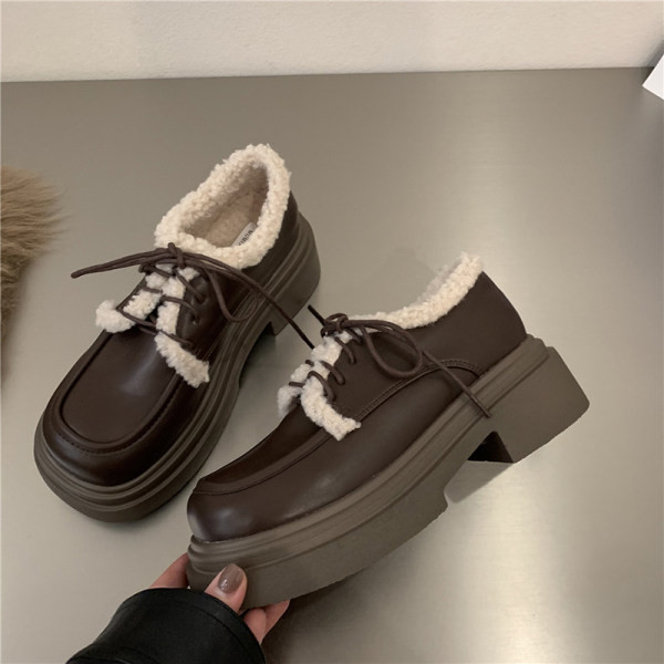 Γυναικεία παπούτσια με κορδόνια και φόδρα