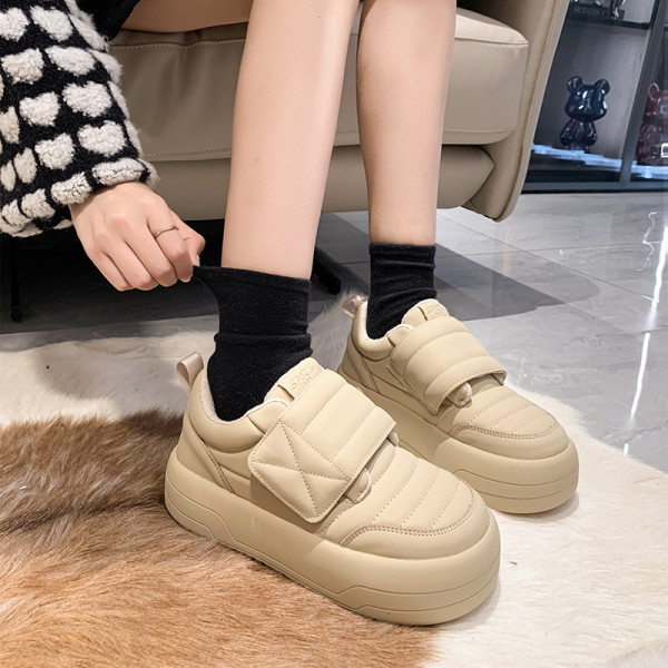 Női alkalmi cipő tépőzárral