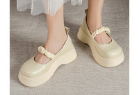 Παπούτσια με ψηλή πλατφόρμα