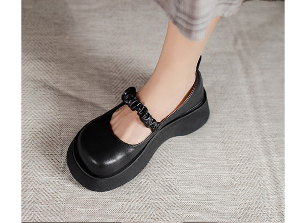 Παπούτσια με ψηλή πλατφόρμα