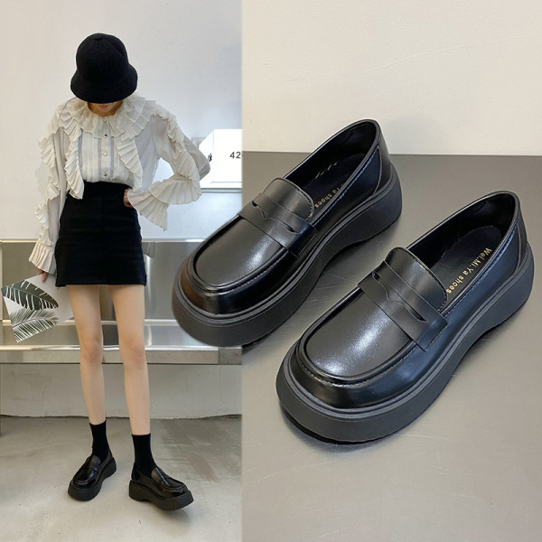 Μοντέρνα γυναικεία παπούτσια από οικολογικό δέρμα σε μαύρο χρώμα