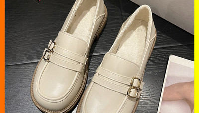 Casual παπούτσια με αγκράφα