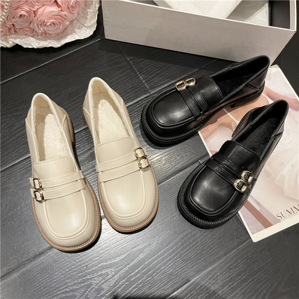 Casual παπούτσια με αγκράφα