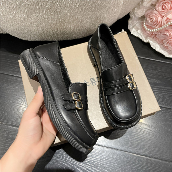 Casual παπούτσια με αγκράφα