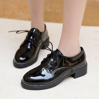 Дамски обувки тип мокасини ретро модел с дебел ток и връзки