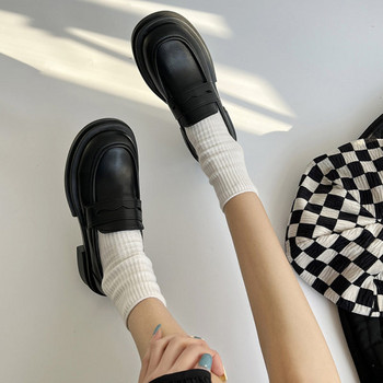 Нов модел дамски ежедневни обувки от еко кожа 