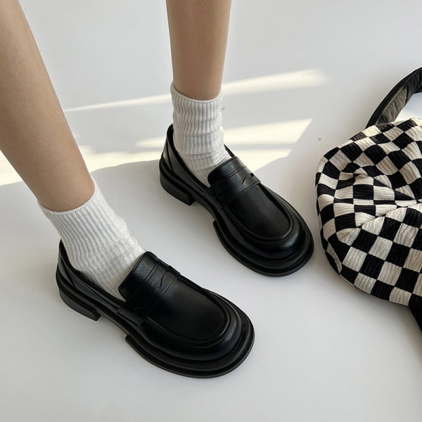 Női alkalmi cipő új modellje eco bőrből