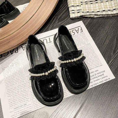 Női alkalmi cipő gyöngyökkel