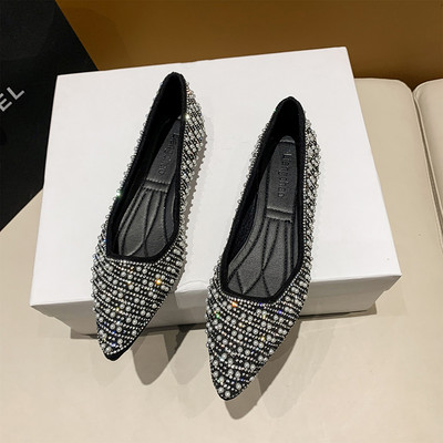 Madingi moteriški batai smailiais pirštais su perlais