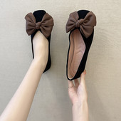 Γυναικεία παπούτσια με στρογγυλά δάχτυλα με κορδόνια