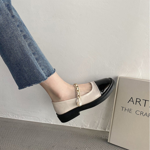 Moteriški odiniai batai su dirželiu