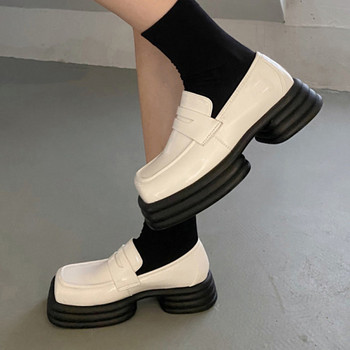 Дамски обувки с ток в два цвята 