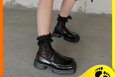 Γυναικεία παπούτσια με τακούνια σε δύο χρώματα