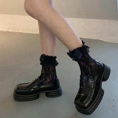 Γυναικεία παπούτσια με τακούνια σε δύο χρώματα