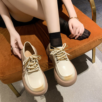Дамски обувки с връзки в три цвята 