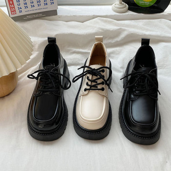 Ежедневен модел дамски обувки с връзки тип мокасини