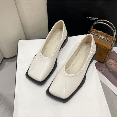 Γυναικεία δερμάτινα παπούτσια με τετράγωνο τακούνι - τρία χρώματα