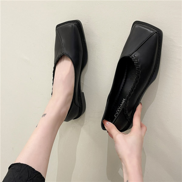 Γυναικεία δερμάτινα παπούτσια με τετράγωνο τακούνι - τρία χρώματα