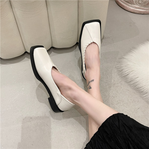 Γυναικεία δερμάτινα παπούτσια με τετράγωνο τακούνι - τρία χρώματα