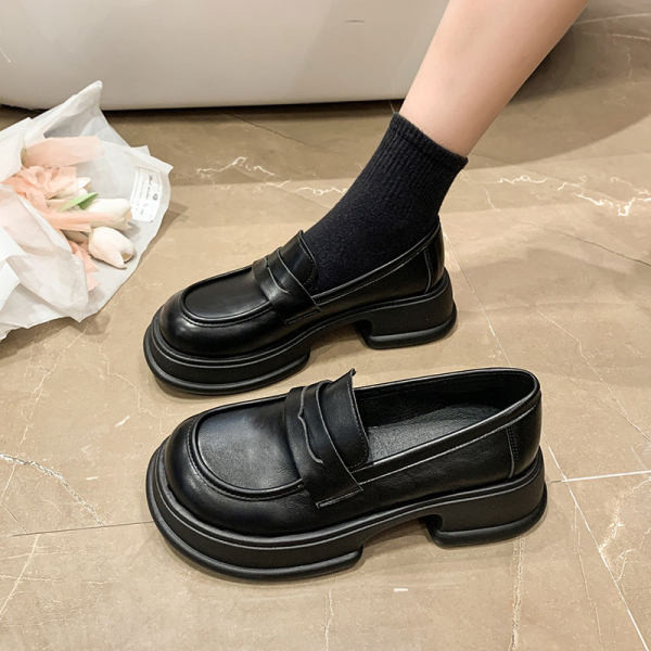 Öko bőrből készült női cipő 5 cm magas talppal