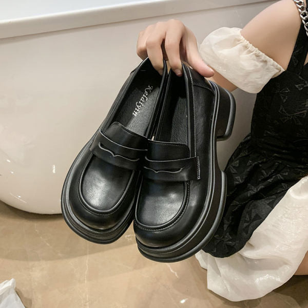 Öko bőrből készült női cipő 5 cm magas talppal