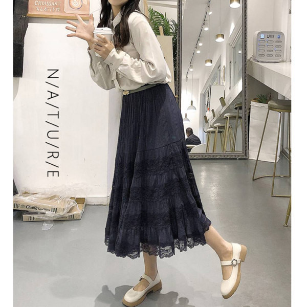 Sieviešu apavi trīs krāsās ar sprādzi