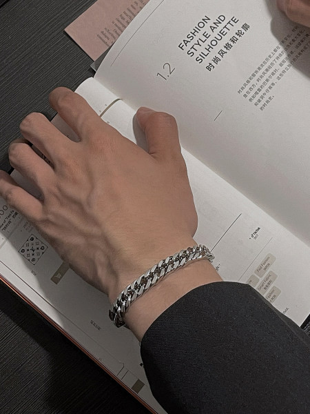 Jauna modeļa moderna vīriešu rokassprādze