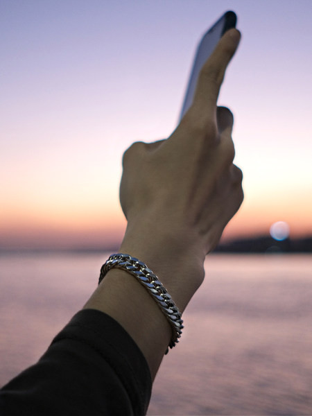 Jauna modeļa moderna vīriešu rokassprādze