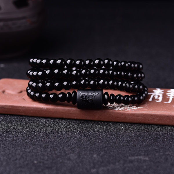 Vīriešu rokassprādze ar dekoratīvām pērlēm