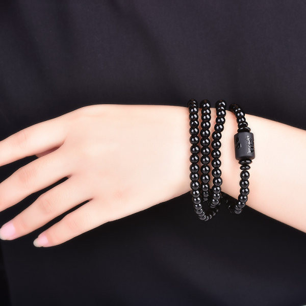 Vīriešu rokassprādze ar dekoratīvām pērlēm