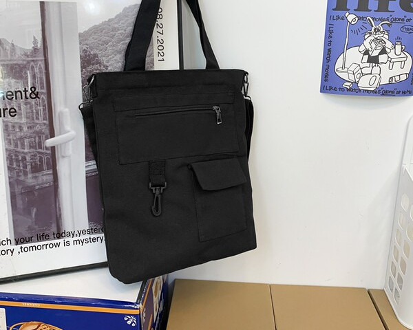 Bērnu soma ar ārējo kabatu