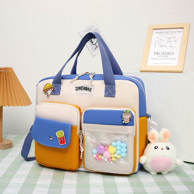 Vízálló gyerektáska elülső zsebbel és felirattal