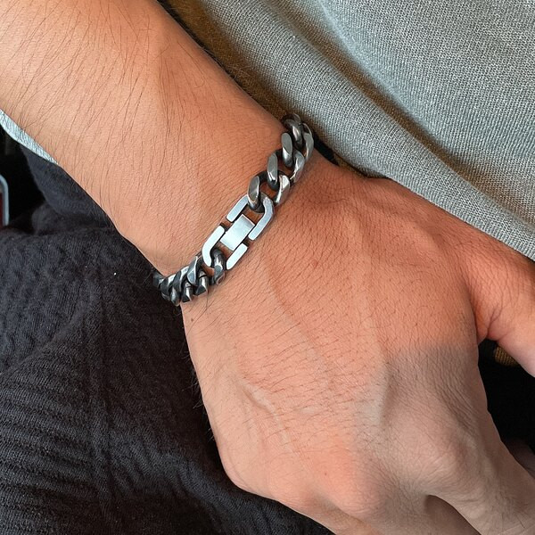 Srebrna muška narukvica