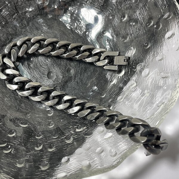 Srebrna muška narukvica