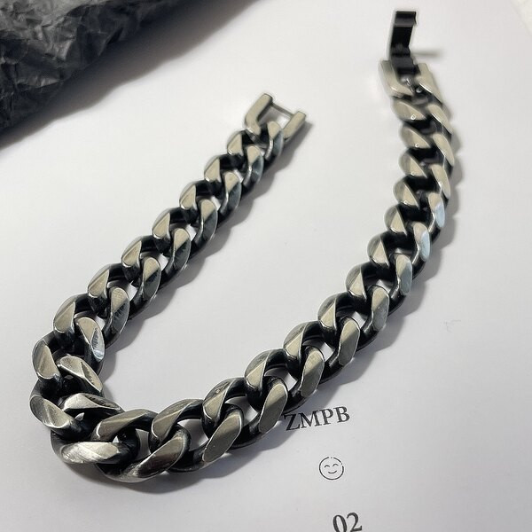 Srebrna muška narukvica