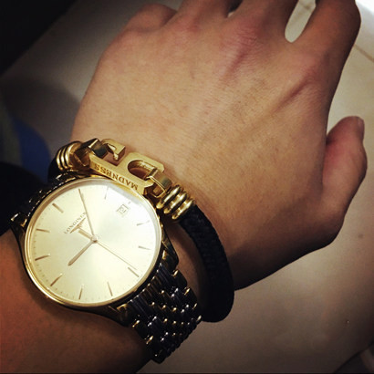 Férfi karkötő alkalmi modell csatos rögzítéssel