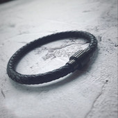 Férfi karkötő öko bőrből és mágneses csattal