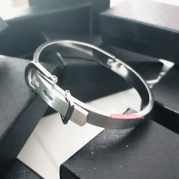 Alkalmi férfi karkötő két színben