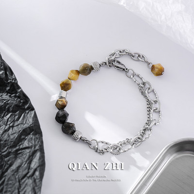 Férfi karkötő kövekkel