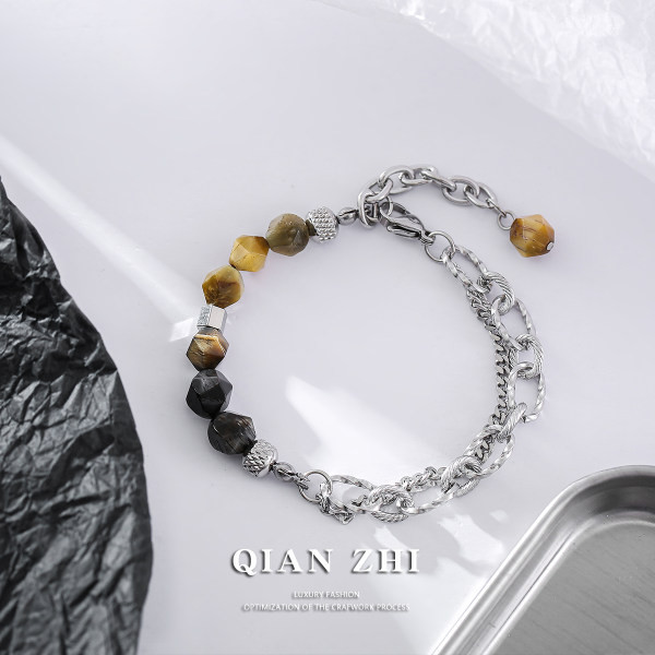 Férfi karkötő kövekkel