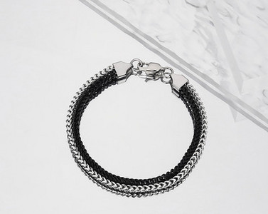 Vīriešu rokassprādzes ikdienas modelis izgatavots no titāna tērauda