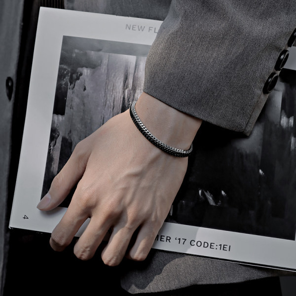 Vīriešu rokassprādzes ikdienas modelis izgatavots no titāna tērauda