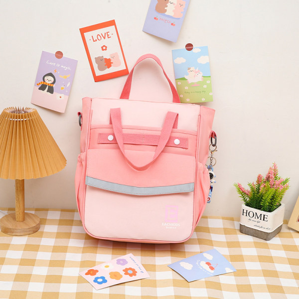 Bērnu ūdensnecaurlaidīga soma ar atslēgu piekariņu