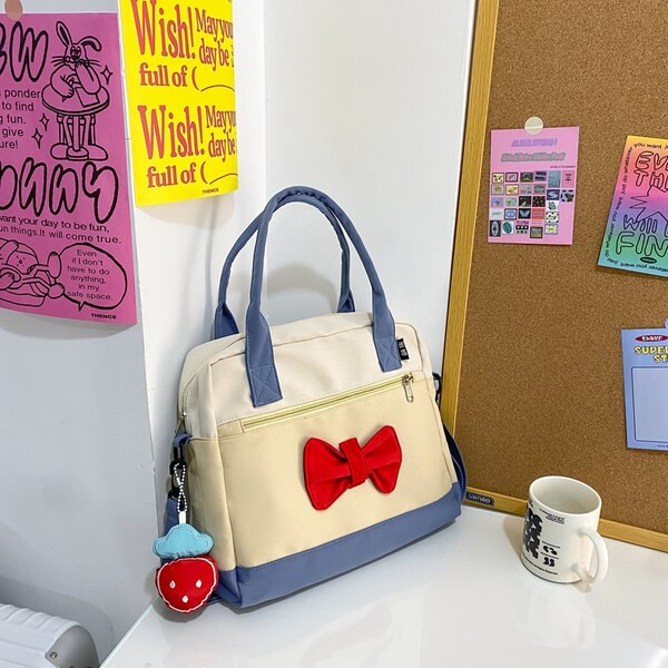 Gyermek vízálló táska szalaggal és vállfogantyúval