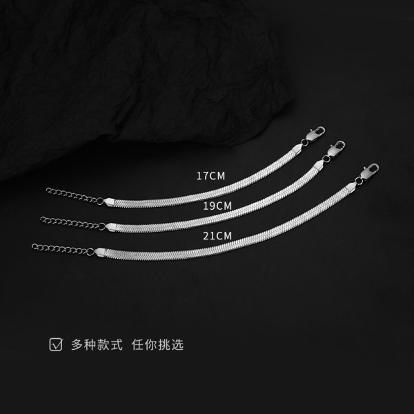 Modern férfi karkötő - tiszta modell