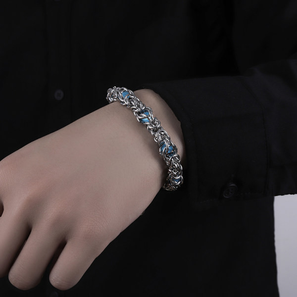 Muška narukvica s kamenčićima u boji