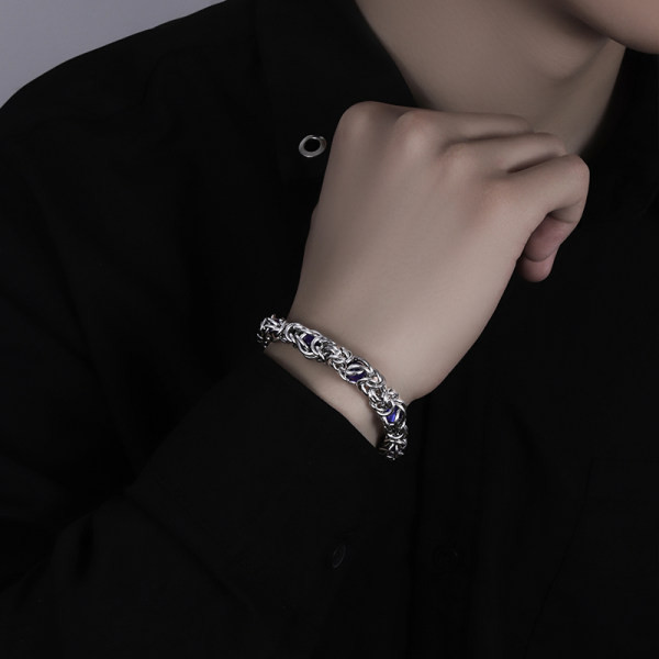 Muška narukvica s kamenčićima u boji